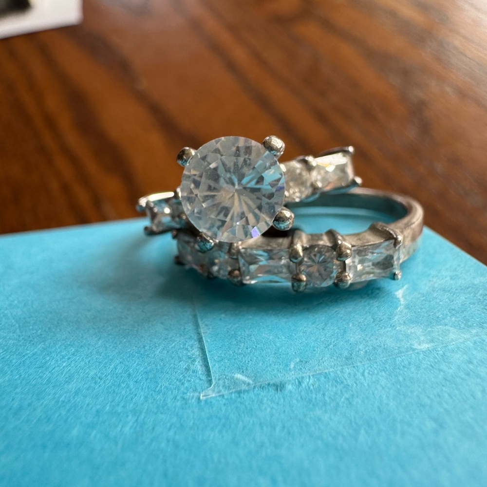 Wedding ring set. 💍 - Picture 2 of 3
